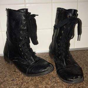 Combat boots